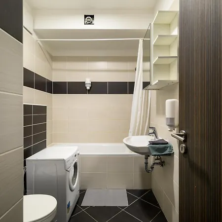 Sun Resort Residential Suite-Free Parking Garage Same Building Budapest Exterior foto